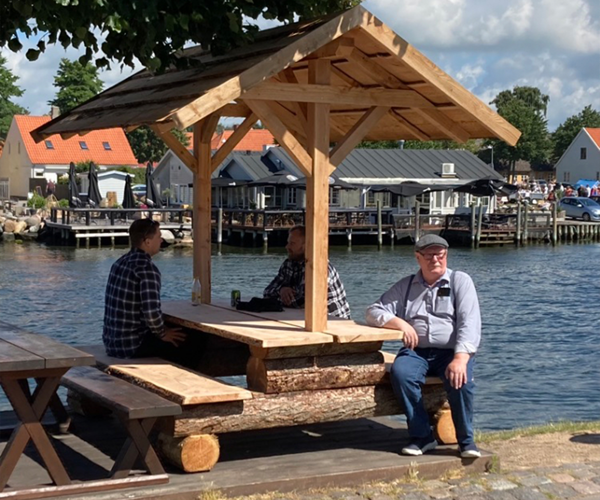 St. Hjøllund Savværk ApS - Bordbænkesæt med tag